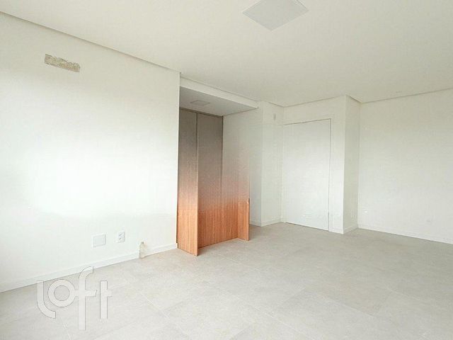 Apartamento com 76m², 3 dormitórios, 1 suíte, 2 vagas, Vila Ipiranga em Porto Alegre