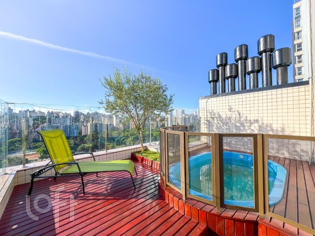 Apartamento com 248m², 3 dormitórios, 1 suíte, 4 vagas, Petrópolis em Porto Alegre