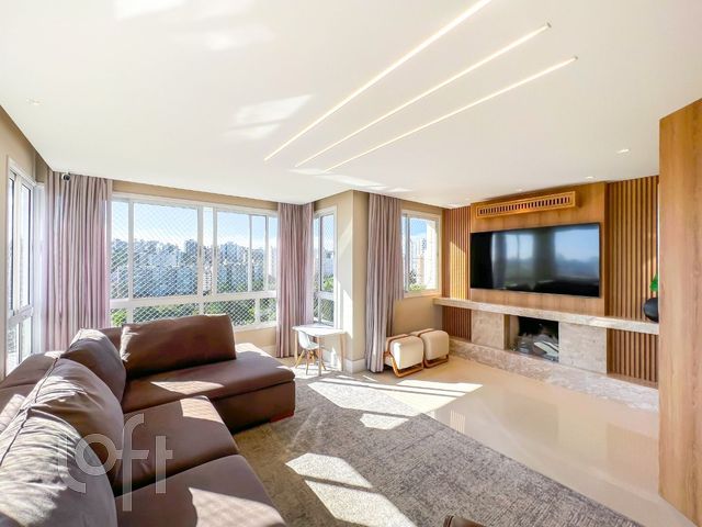 Apartamento com 248m², 3 dormitórios, 1 suíte, 4 vagas, Petrópolis em Porto Alegre