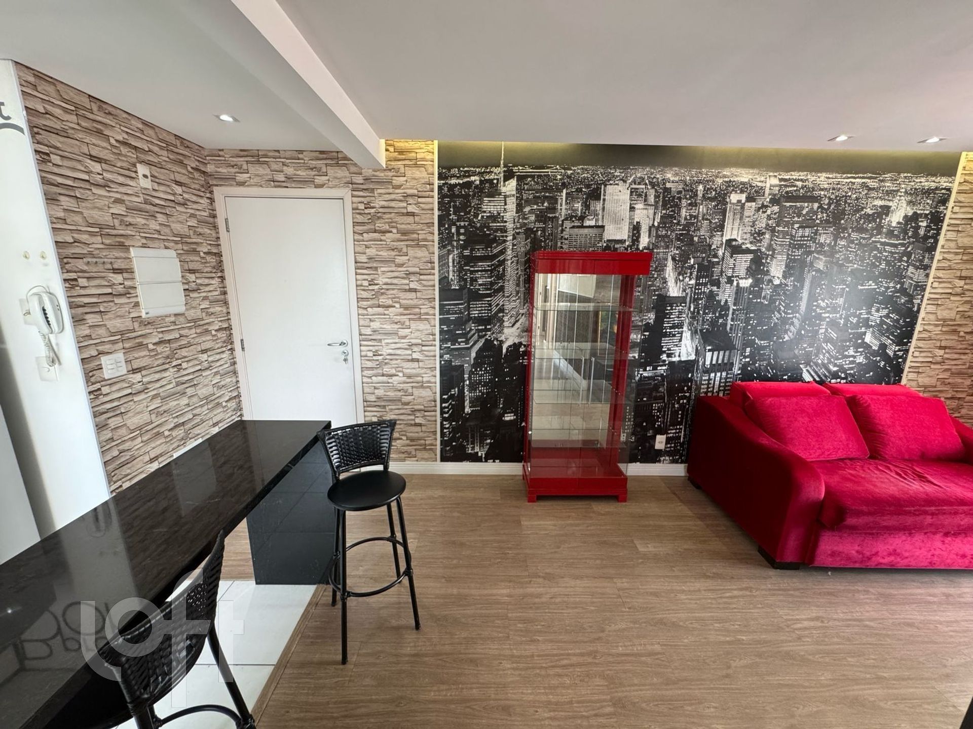 Apartamento à venda com 3 quartos, 81m² - Foto 2