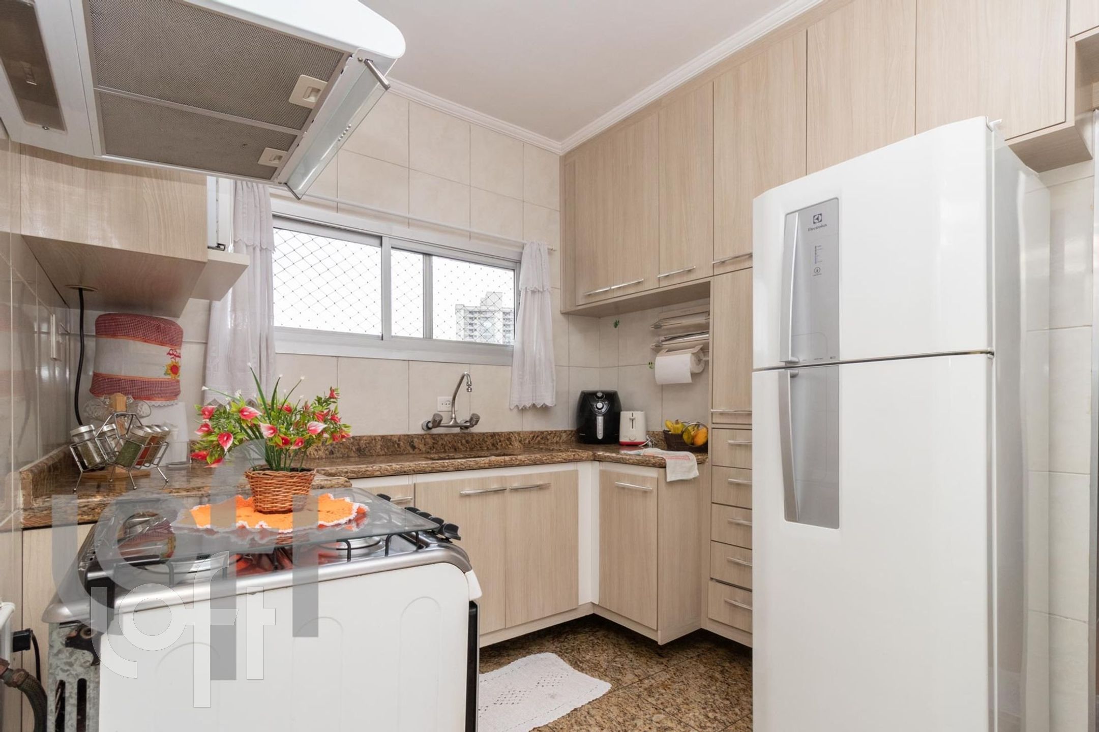 Apartamento à venda com 2 quartos, 70m² - Foto 8