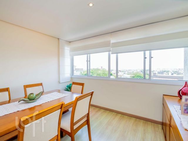 Apartamento com 70m², 2 dormitórios, 1 suíte, 1 vaga, Cristo Redentor em Porto Alegre