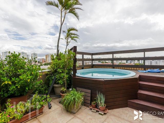 Apartamento com 156m², 2 dormitórios, 1 suíte, 2 vagas, Cristo Redentor em Porto Alegre