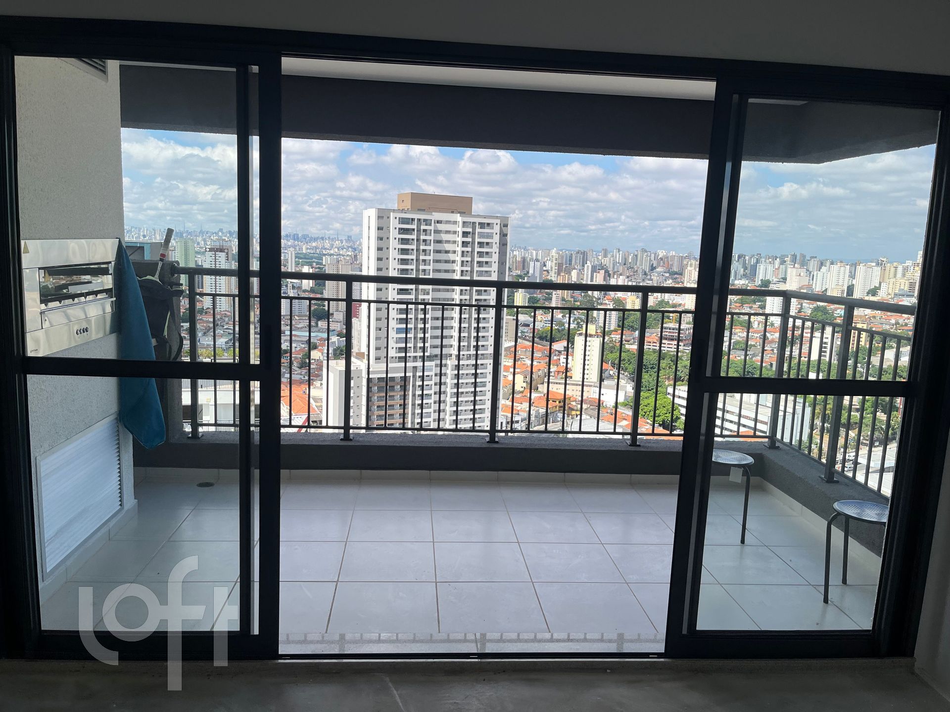 Apartamento à venda com 2 quartos, 79m² - Foto 2