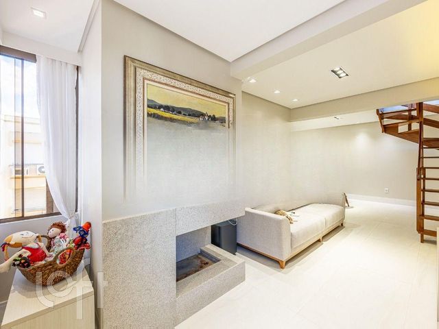 Apartamento com 178m², 3 dormitórios, 1 suíte, Floresta em Porto Alegre