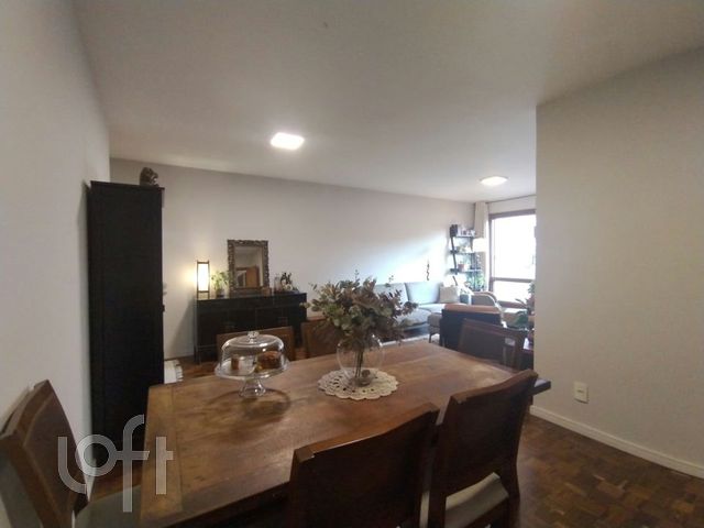 Apartamento com 114m², 4 dormitórios, 1 vaga, Petrópolis em Porto Alegre