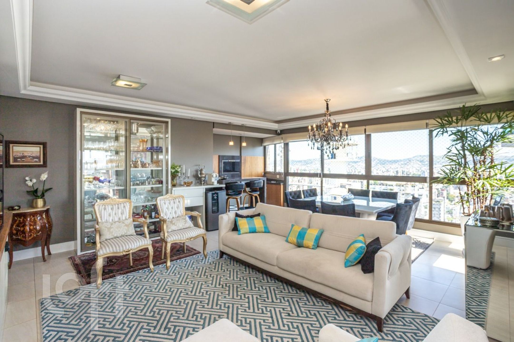 Apartamento com 132m², 3 dormitórios, 1 suíte, 3 vagas, Bela Vista em Porto Alegre