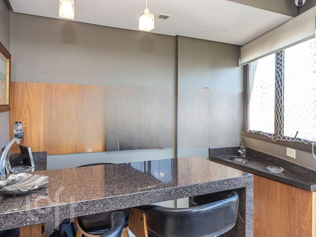 Apartamento com 132m², 3 dormitórios, 1 suíte, 3 vagas, Bela Vista em Porto Alegre