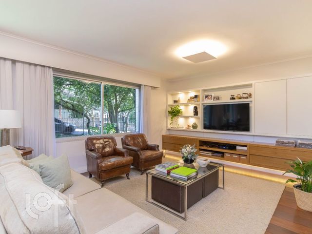 Apartamento com 152m², 3 dormitórios, 1 suíte, 2 vagas, Rio Branco em Porto Alegre