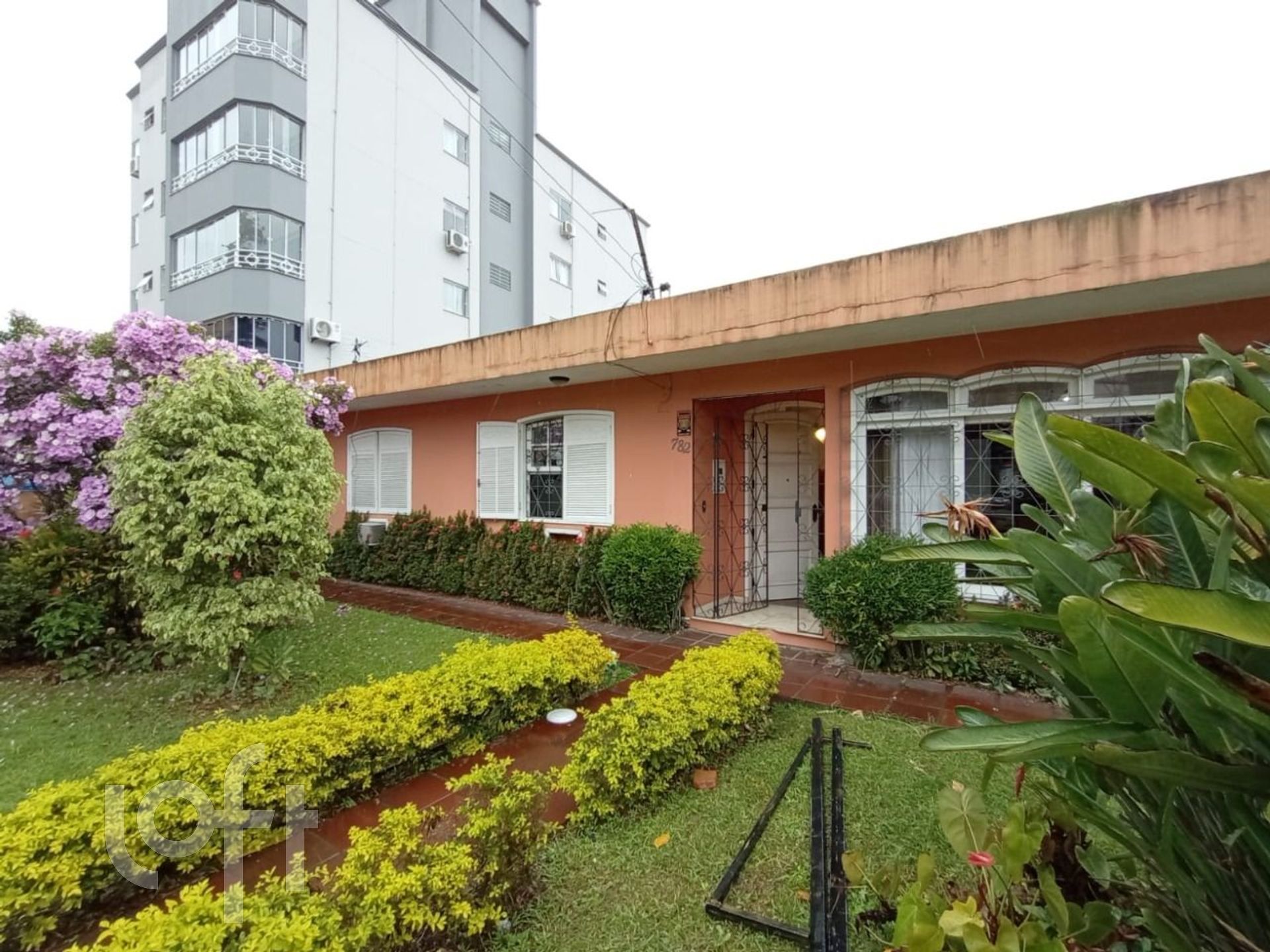 Casa Residencial com 482m², 5 quartos, 1 suíte, no bairro Saco dos limões em Florianópolis