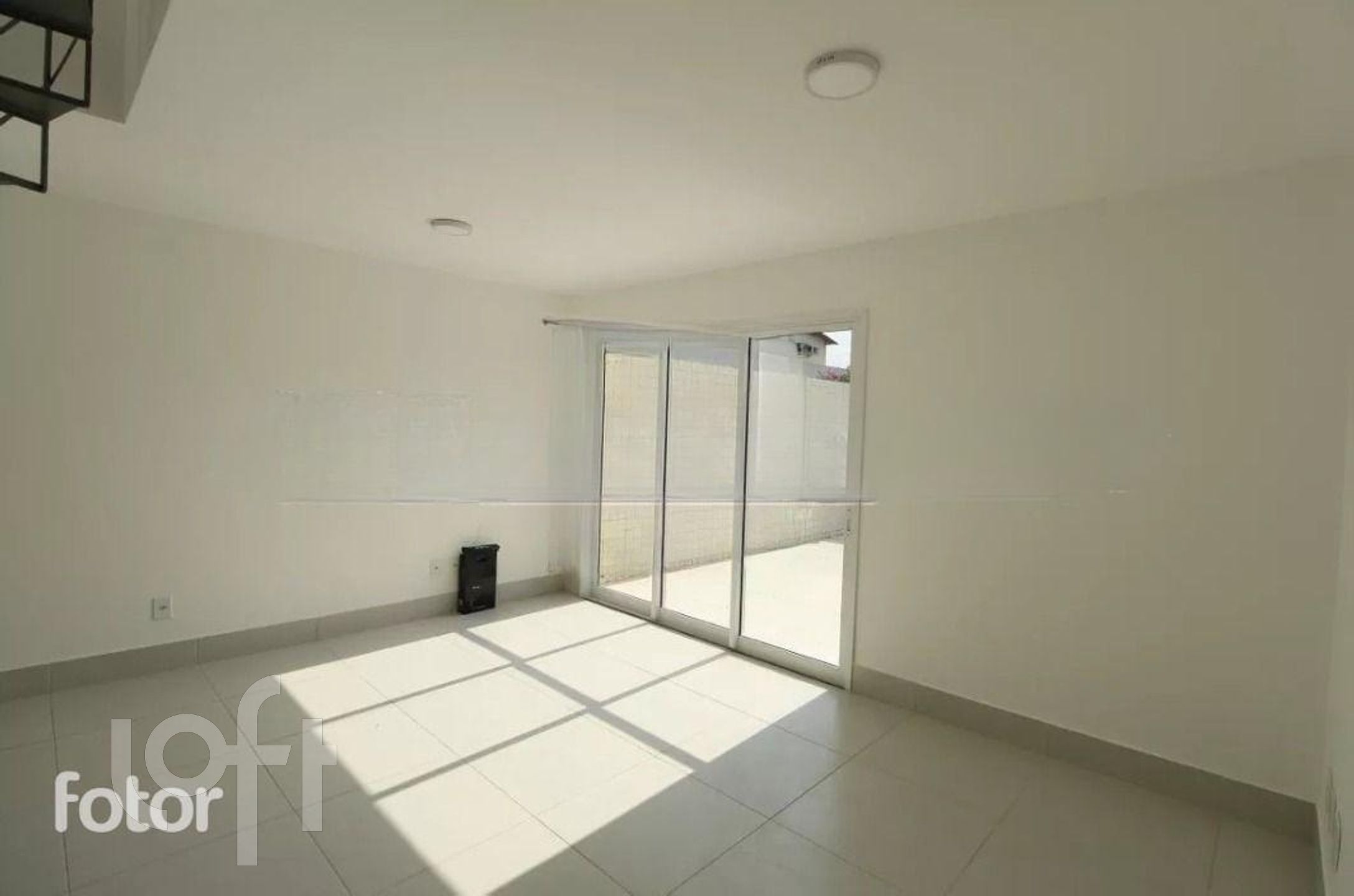 Apartamento à venda com 3 quartos, 165m² - Foto 2