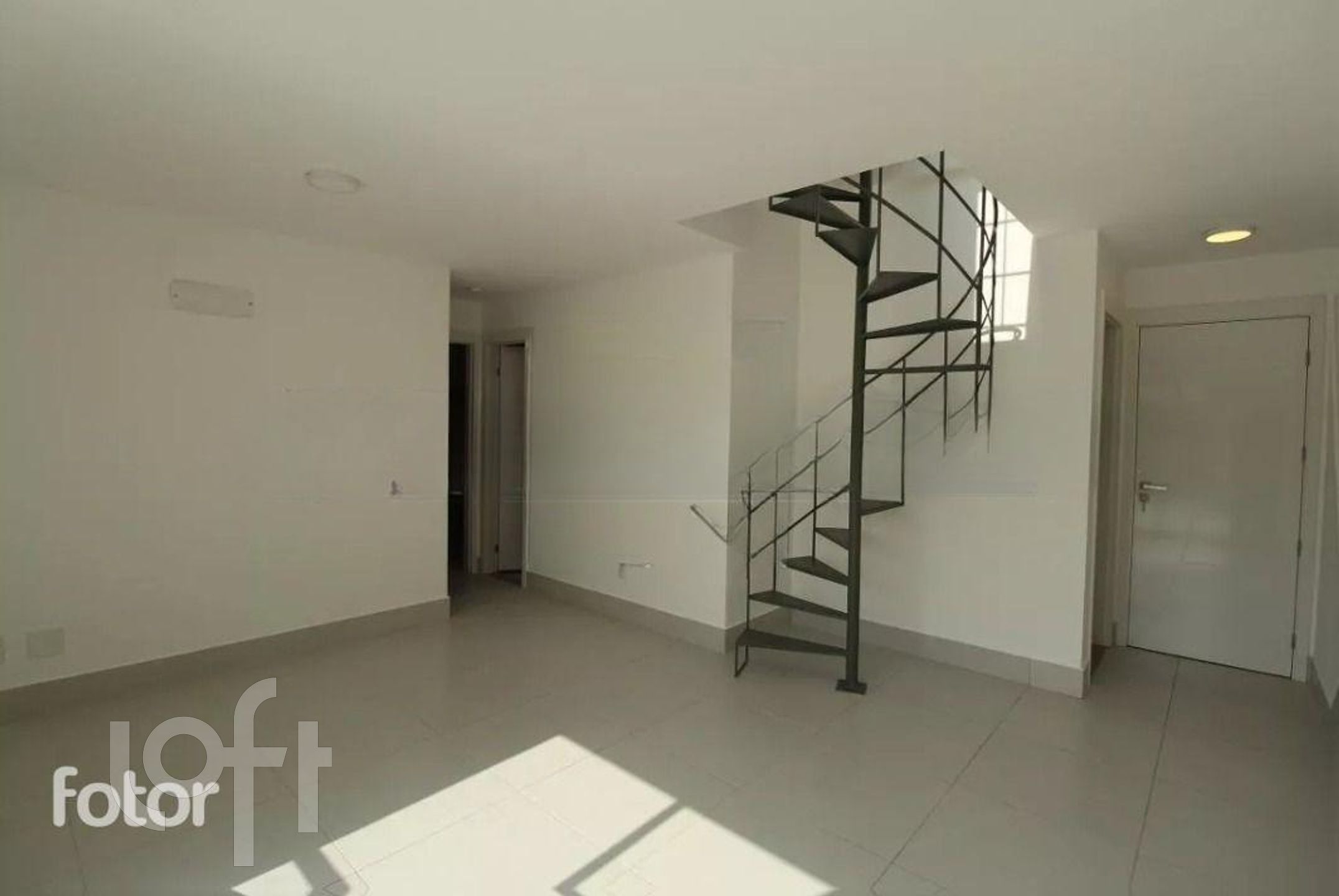 Apartamento à venda com 3 quartos, 165m² - Foto 4