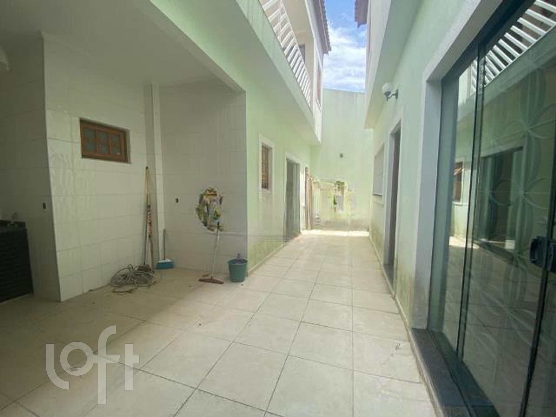 Casa à venda com 3 quartos, 250m² - Foto 8