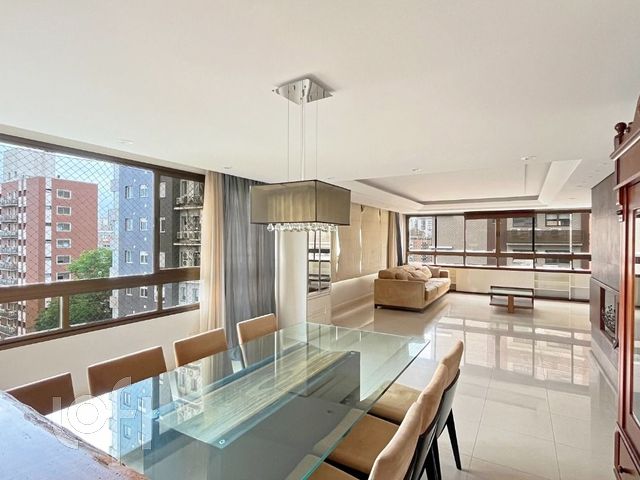 Apartamento com 220m², 3 dormitórios, 3 suítes, 4 vagas, Petrópolis em Porto Alegre
