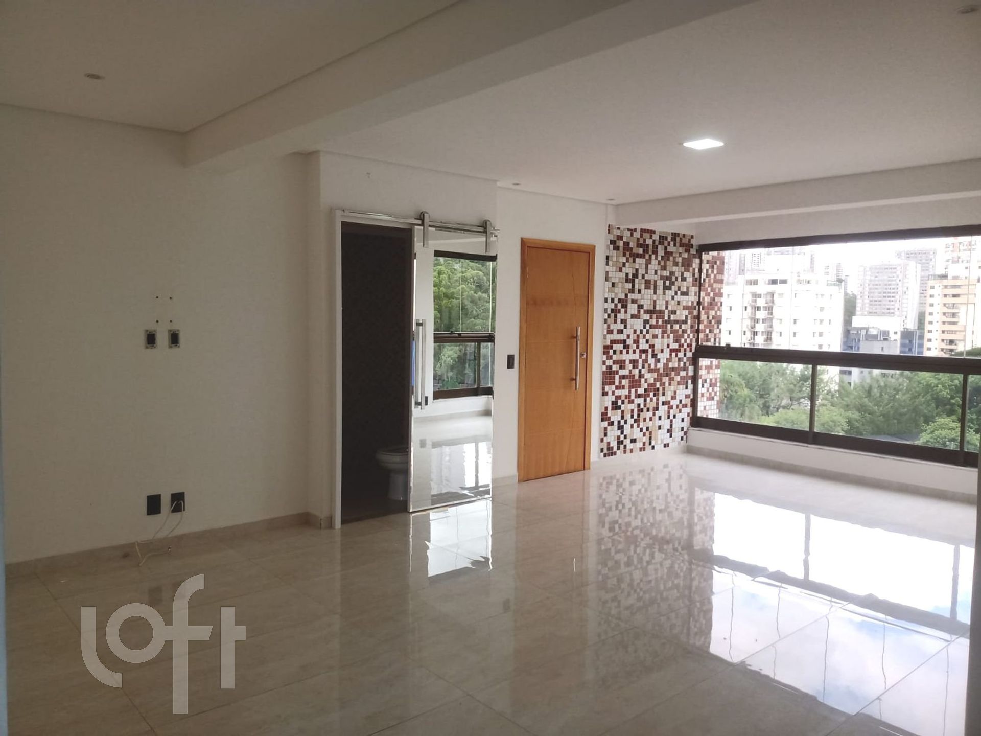 Apartamento à venda com 3 quartos, 103m² - Foto 1