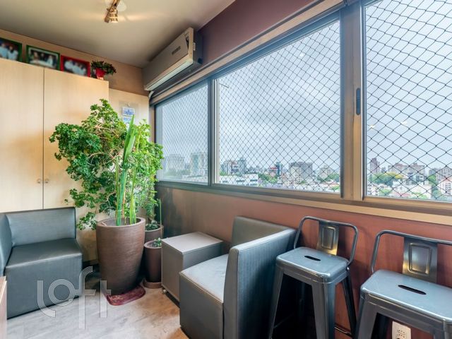Apartamento com 106m², 3 dormitórios, 1 suíte, 2 vagas, Higienópolis em Porto Alegre