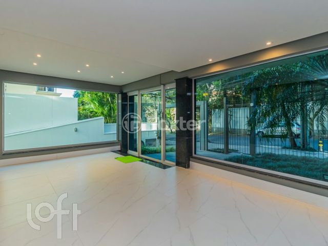 Apartamento com 197m², 3 dormitórios, 3 suítes, 4 vagas, Rio Branco em Porto Alegre
