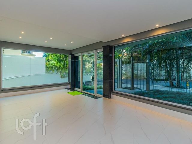 Apartamento com 197m², 3 dormitórios, 3 suítes, 4 vagas, Rio Branco em Porto Alegre