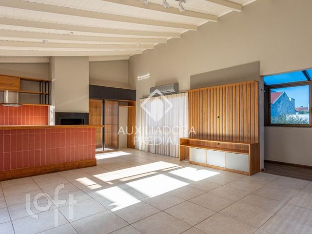 Apartamento com 229m², 3 dormitórios, 1 suíte, 2 vagas, Petrópolis em Porto Alegre