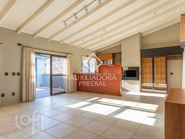 Apartamento com 229m², 3 dormitórios, 1 suíte, 2 vagas, Petrópolis em Porto Alegre