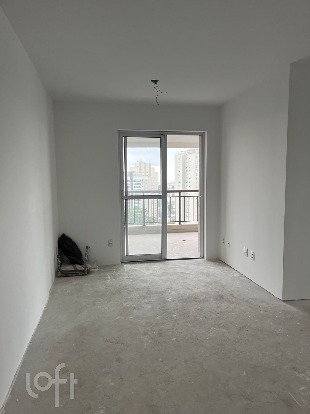 Apartamento à venda com 3 quartos, 75m² - Foto 1