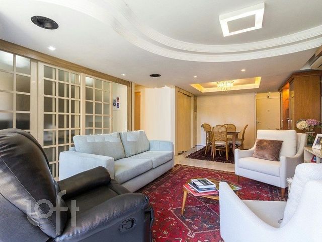 Apartamento com 103m², 3 dormitórios, 1 suíte, 3 vagas, Auxiliadora em Porto Alegre