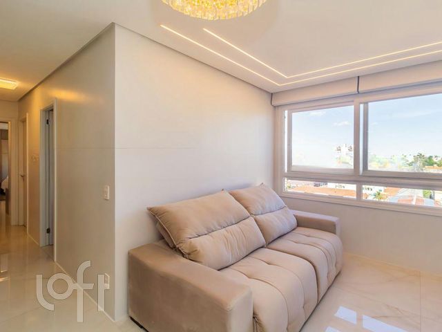 Apartamento com 80m², 3 dormitórios, 1 suíte, 2 vagas, São João em Porto Alegre