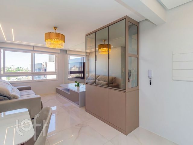 Apartamento com 80m², 3 dormitórios, 1 suíte, 2 vagas, São João em Porto Alegre