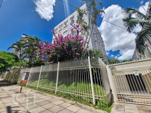 Apartamento com 40m², 1 dormitório, 1 vaga, Petrópolis em Porto Alegre