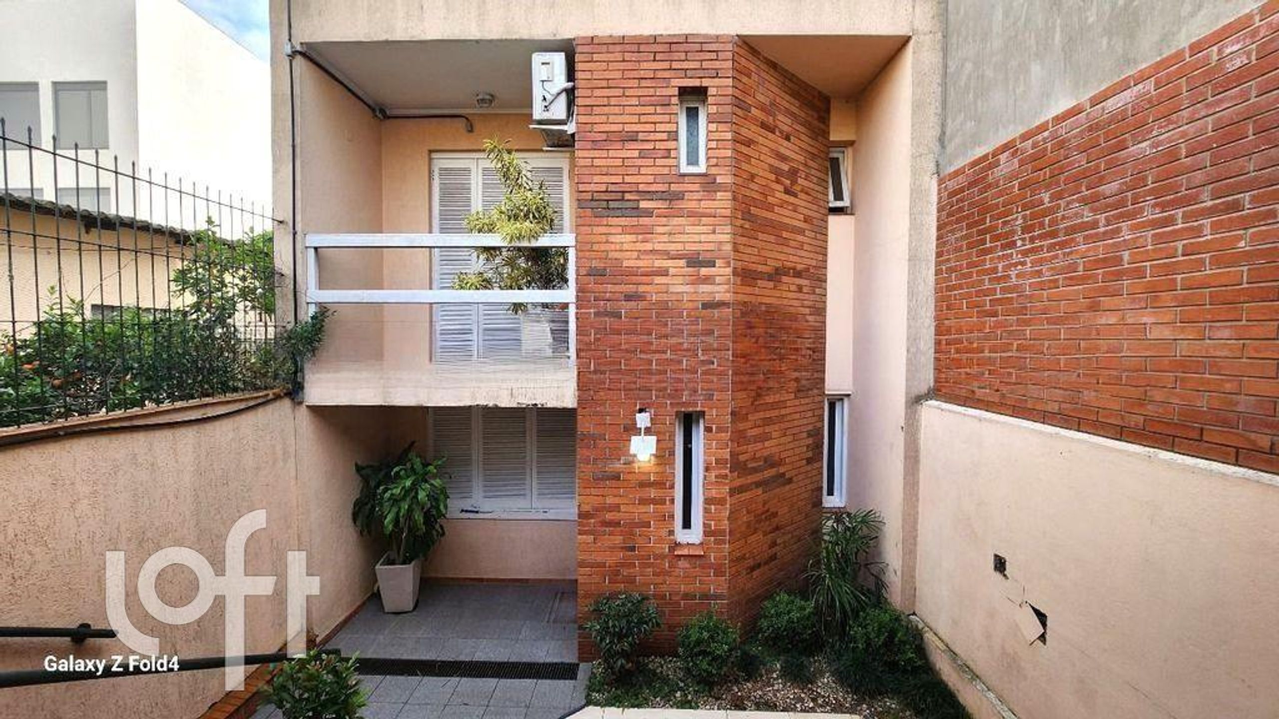 Casa com 169m², 3 dormitórios, 1 suíte, 2 vagas, Chácara das Pedras em Porto Alegre