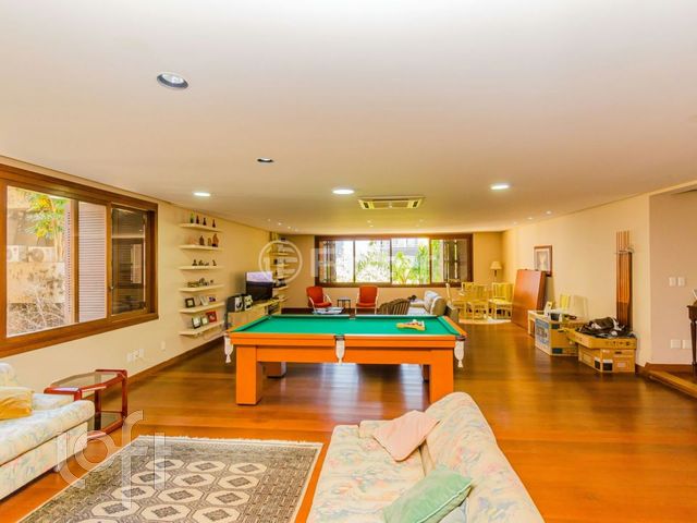 Apartamento com 501m², 4 dormitórios, 3 suítes, 4 vagas, Rio Branco em Porto Alegre
