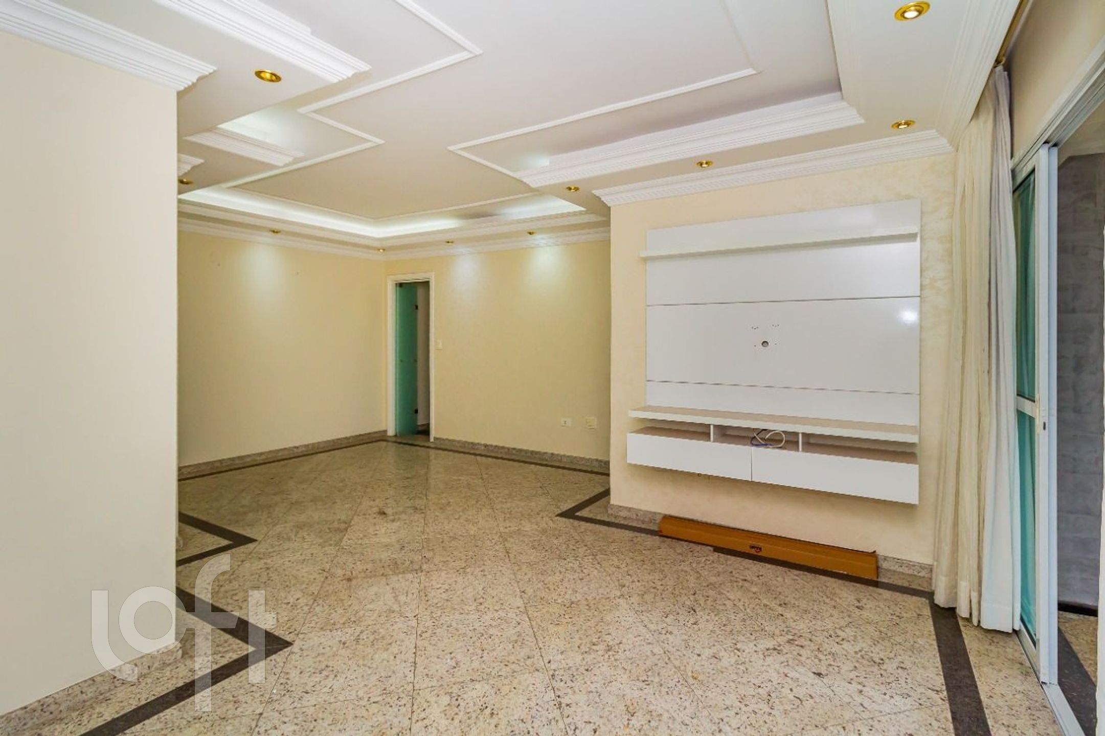 Apartamento à venda com 3 quartos, 150m² - Foto 4