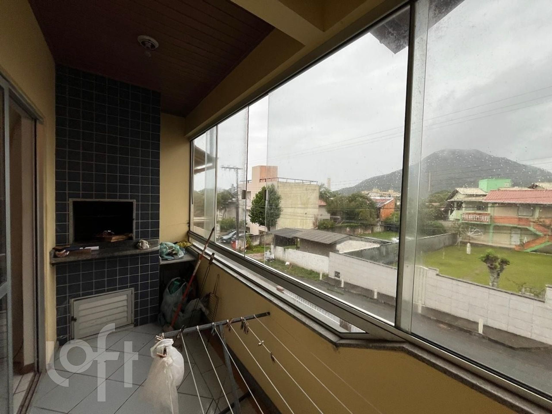 Apartamento à venda em Santinho com 67 m², 2 quartos, 2 vagas
