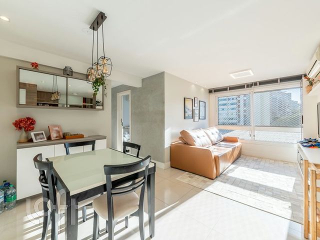 Apartamento com 73m², 3 dormitórios, 1 suíte, 2 vagas, Jardim Botânico em Porto Alegre