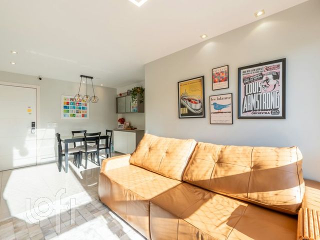 Apartamento com 73m², 3 dormitórios, 1 suíte, 2 vagas, Jardim Botânico em Porto Alegre