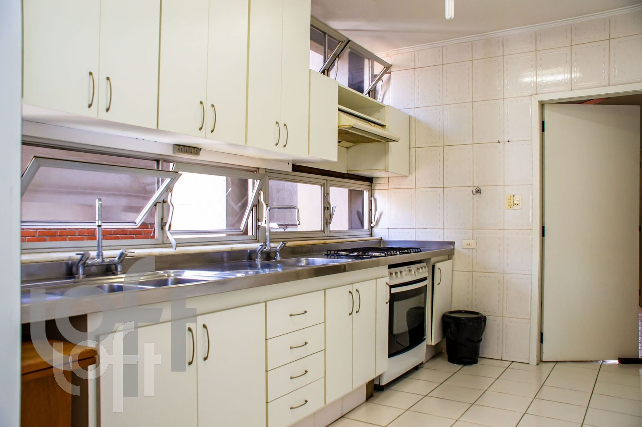 Apartamento à venda com 3 quartos, 220m² - Foto 30