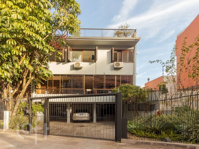 Apartamento com 239m², 4 dormitórios, 1 suíte, 3 vagas, Bela Vista em Porto Alegre