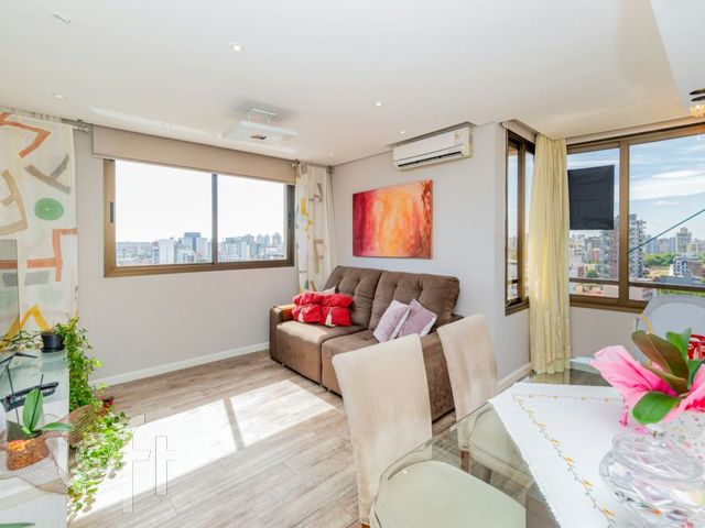 Apartamento com 70m², 2 dormitórios, 1 suíte, 2 vagas, Menino Deus em Porto Alegre