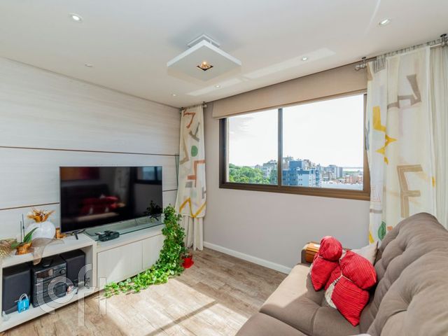 Apartamento com 70m², 2 dormitórios, 1 suíte, 2 vagas, Menino Deus em Porto Alegre