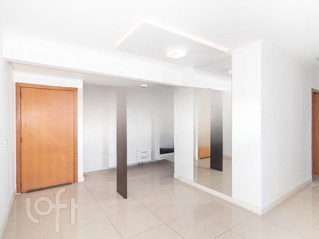 Apartamento com 67m², 2 dormitórios, 1 suíte, 1 vaga, Petrópolis em Porto Alegre