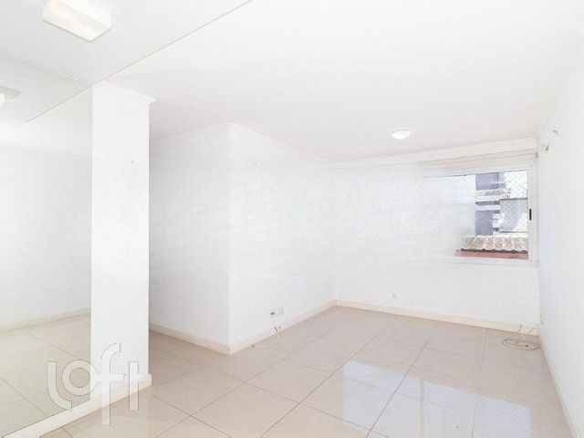 Apartamento com 67m², 2 dormitórios, 1 suíte, 1 vaga, Petrópolis em Porto Alegre