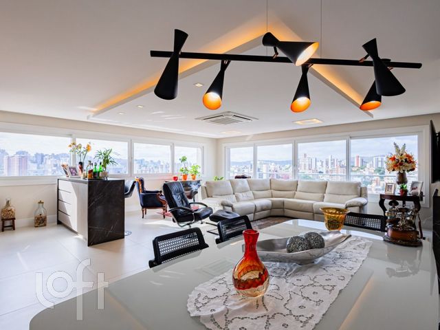 Apartamento com 174m², 3 dormitórios, 3 suítes, 3 vagas, Bela Vista em Porto Alegre