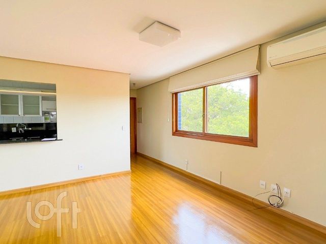 Apartamento com 101m², 3 dormitórios, 1 suíte, 2 vagas, Petrópolis em Porto Alegre