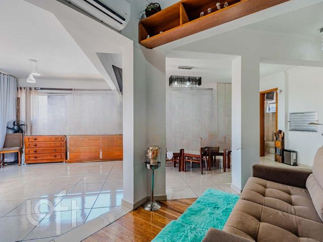 Apartamento com 132m², 2 dormitórios, 1 suíte, 2 vagas, Menino Deus em Porto Alegre