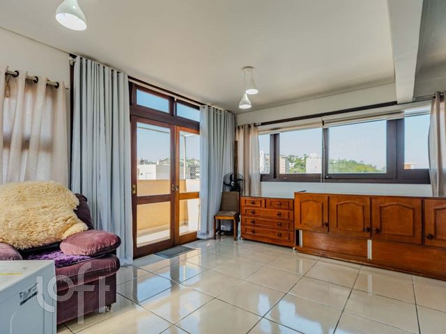 Apartamento com 132m², 2 dormitórios, 1 suíte, 2 vagas, Menino Deus em Porto Alegre