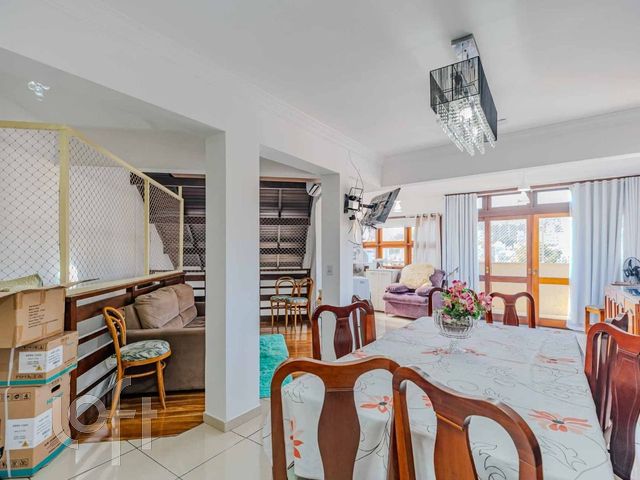 Apartamento com 132m², 2 dormitórios, 1 suíte, 2 vagas, Menino Deus em Porto Alegre