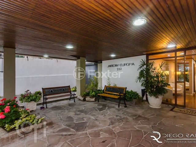 Apartamento com 74m², 2 dormitórios, 1 vaga, Petrópolis em Porto Alegre