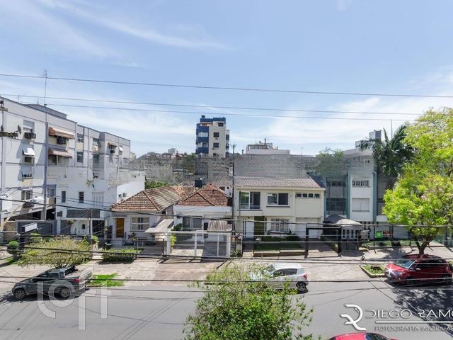 Apartamento com 74m², 2 dormitórios, 1 vaga, Petrópolis em Porto Alegre