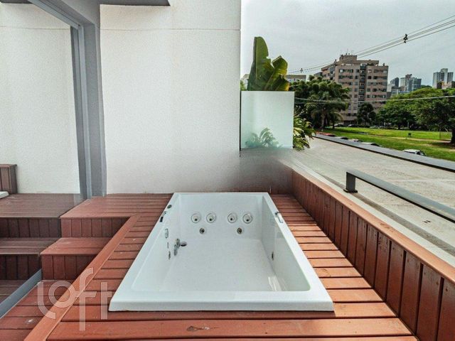 Apartamento com 56m², 1 dormitório, 1 suíte, 2 vagas, Petrópolis em Porto Alegre