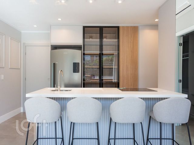 Apartamento com 56m², 1 dormitório, 1 suíte, 2 vagas, Petrópolis em Porto Alegre